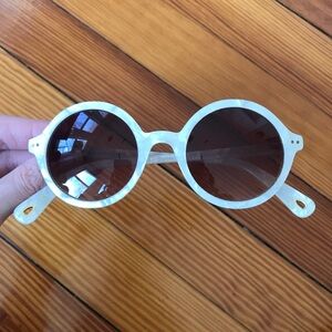 Lele Sadoughi Round pearly white Sunglasses